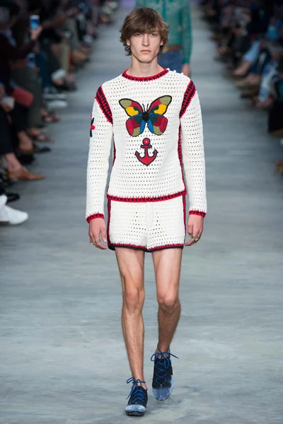 Look 8